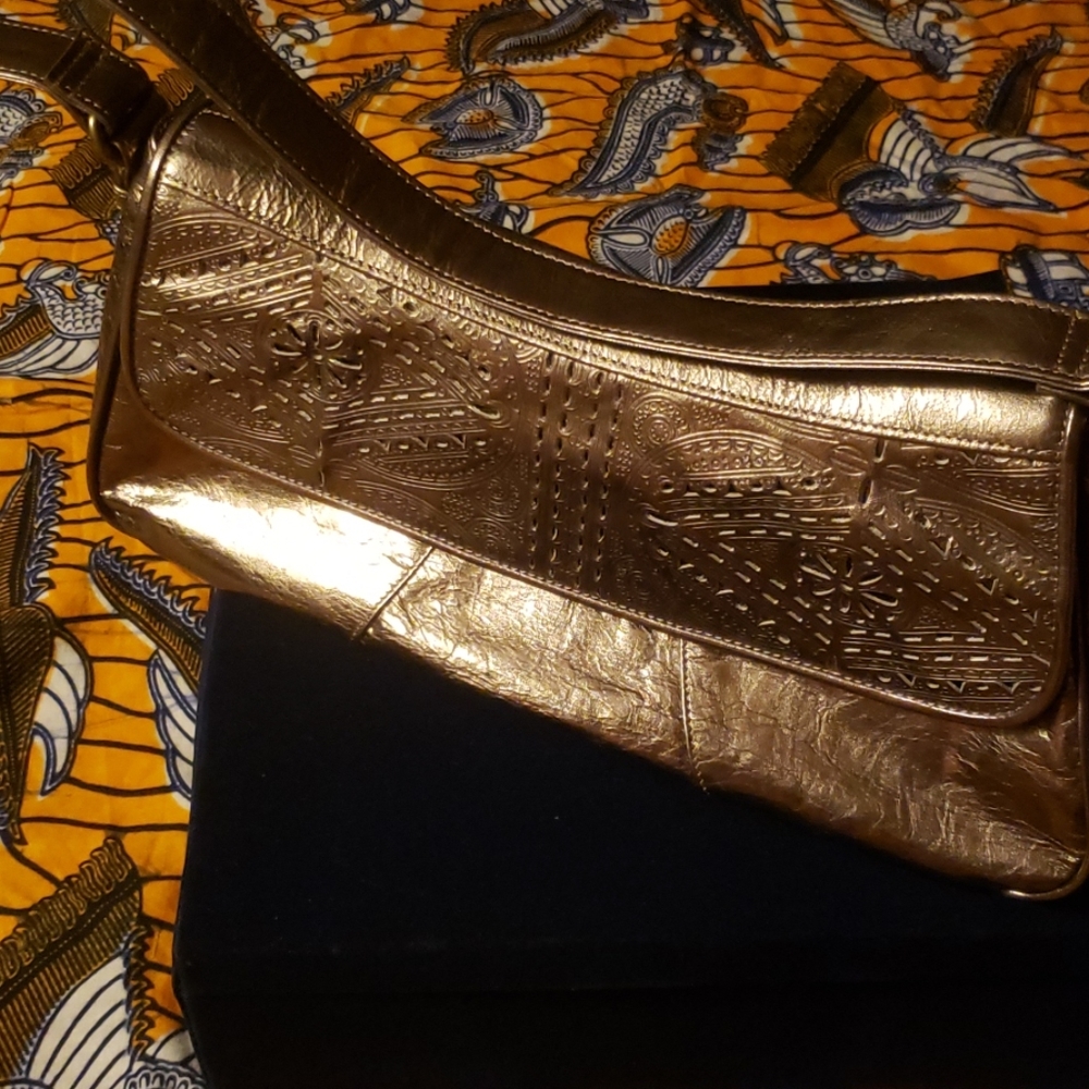 Metallic Handbag - Picture 2 of 8